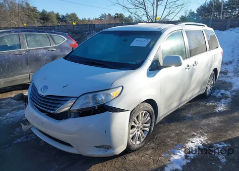 2015 Toyota Sienna Xle 8 Passenger from USA, damaged, VIN 5TDYK3DC2FS628487